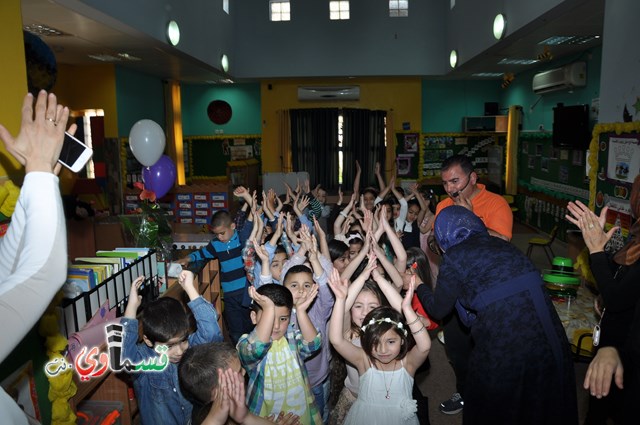 كفرقاسم – فيديو: بساتين الامل, السلام , والمحبة تحتفل بعيد الام على انغام عمو انس وجوقته ..